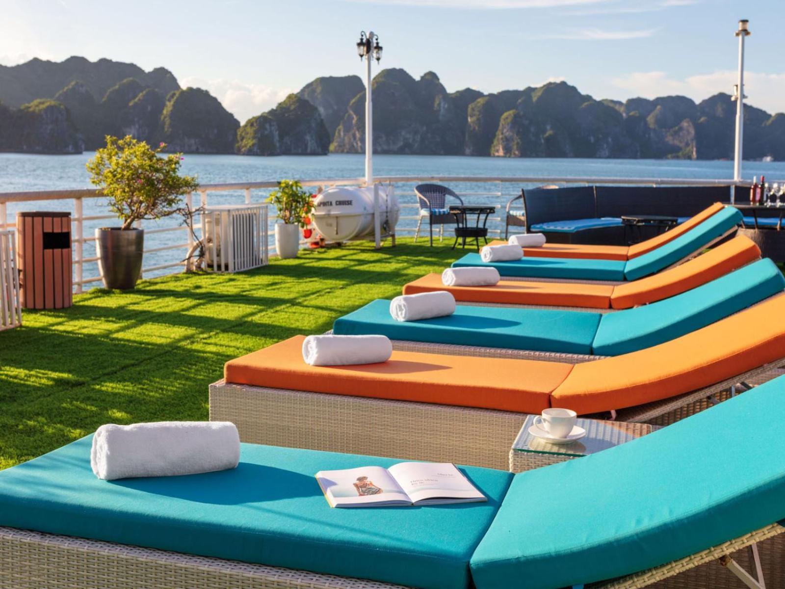 Lotus Boutique Cruise Hotel Hạ Long-öböl Kültér fotó