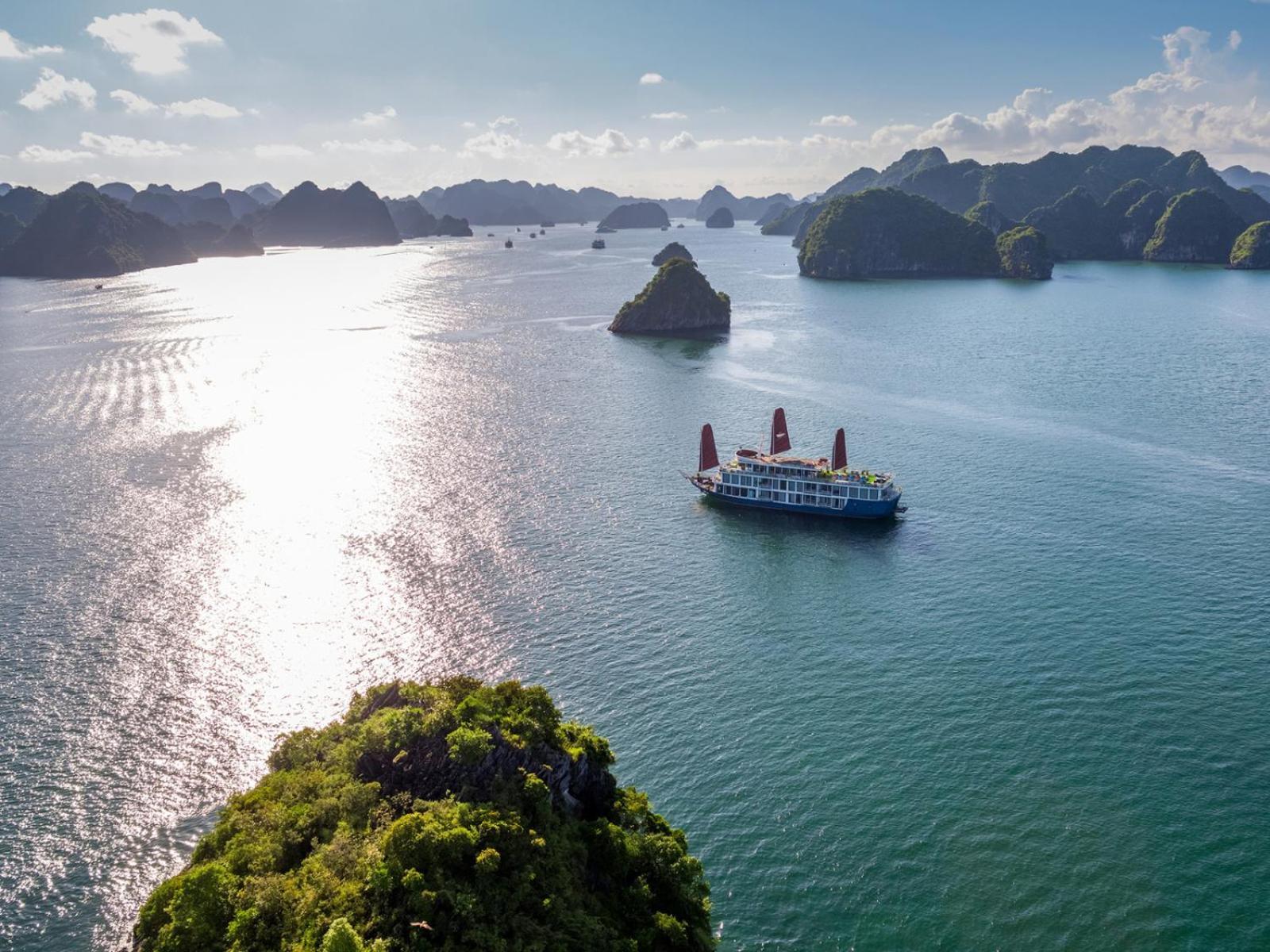 Lotus Boutique Cruise Hotel Hạ Long-öböl Kültér fotó