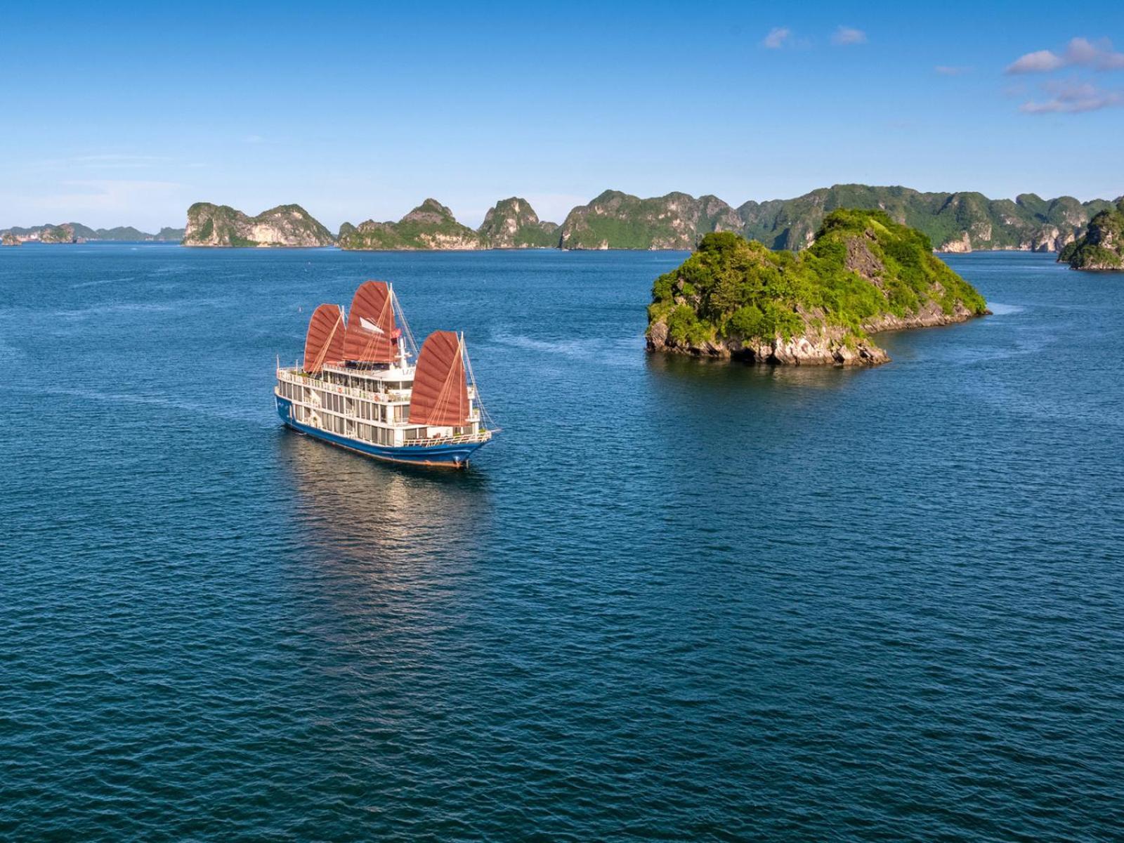 Lotus Boutique Cruise Hotel Hạ Long-öböl Kültér fotó